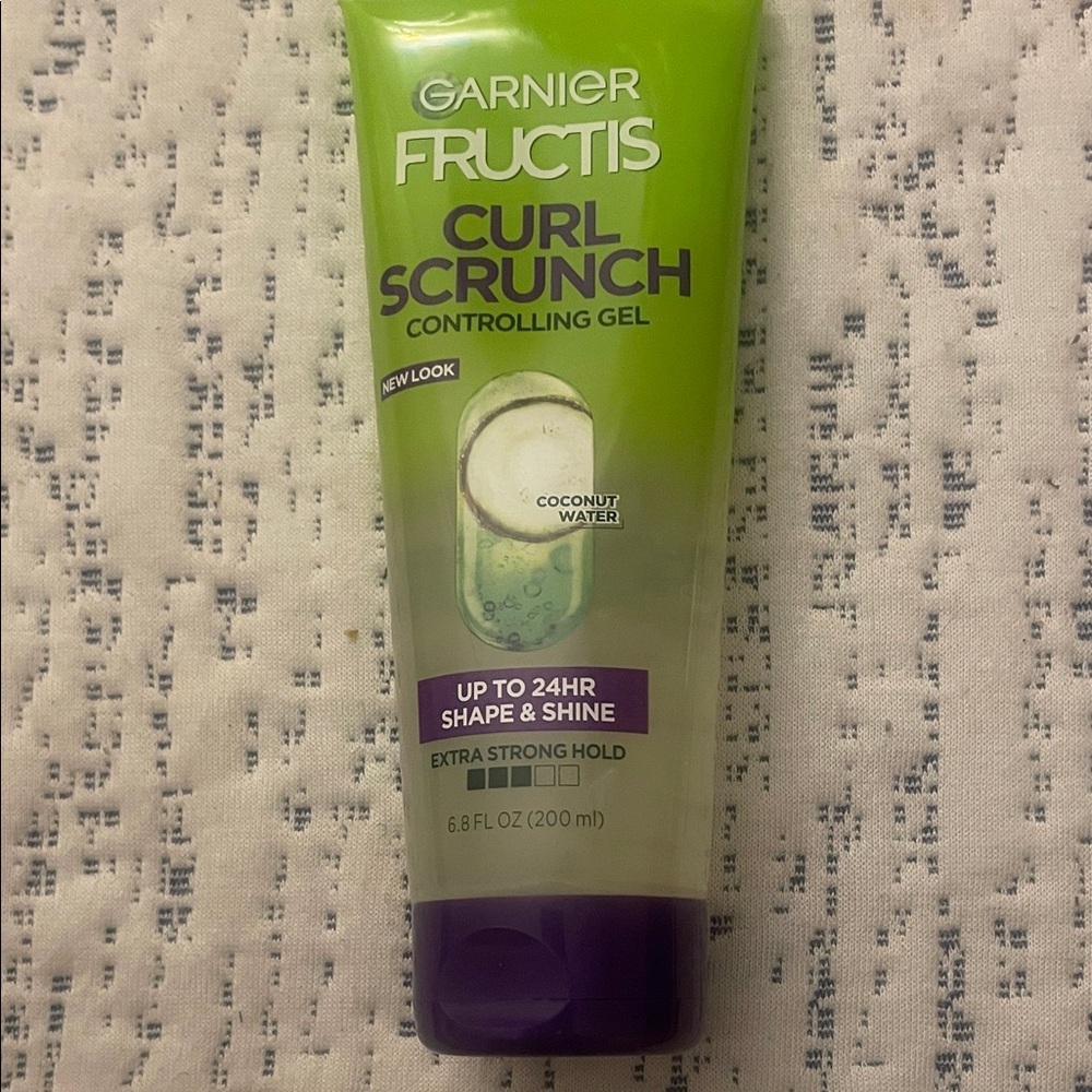 Garnier Fructis Curl Scrunch Controlling Gel - Green and Purple